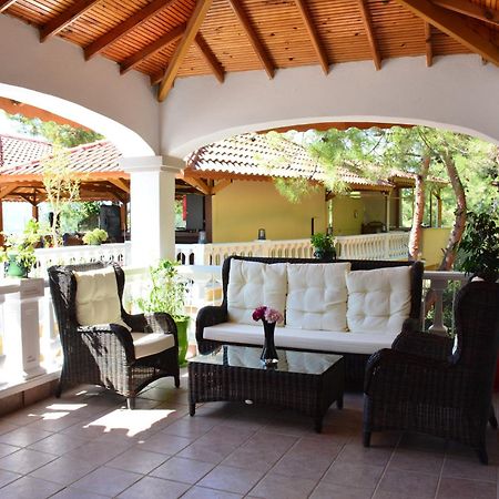 Pine Club Apart Hotel Kuşadası Buitenkant foto