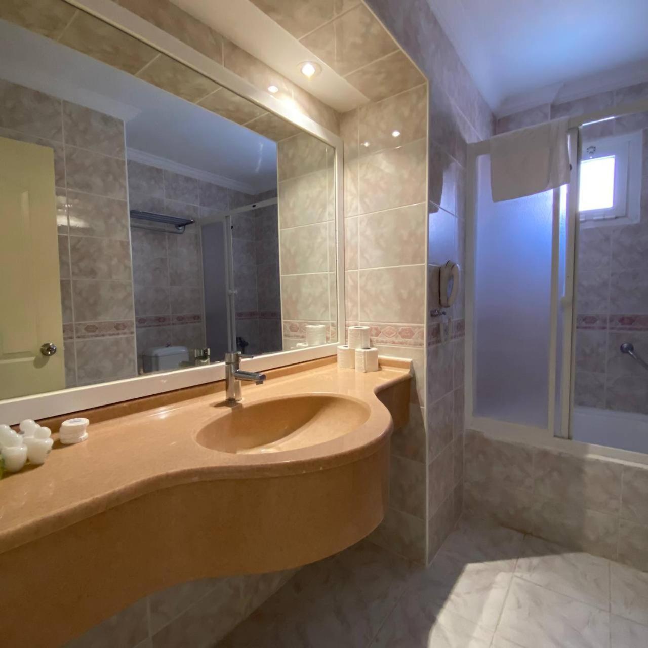 Pine Club Apart Hotel Kuşadası Buitenkant foto