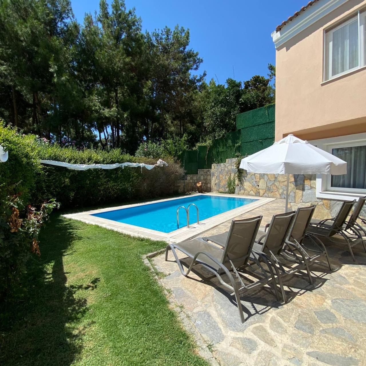 Pine Club Apart Hotel Kuşadası Buitenkant foto