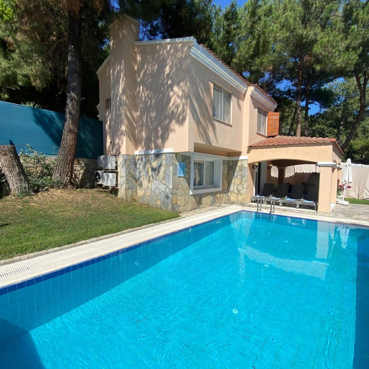 Pine Club Apart Hotel Kuşadası Buitenkant foto