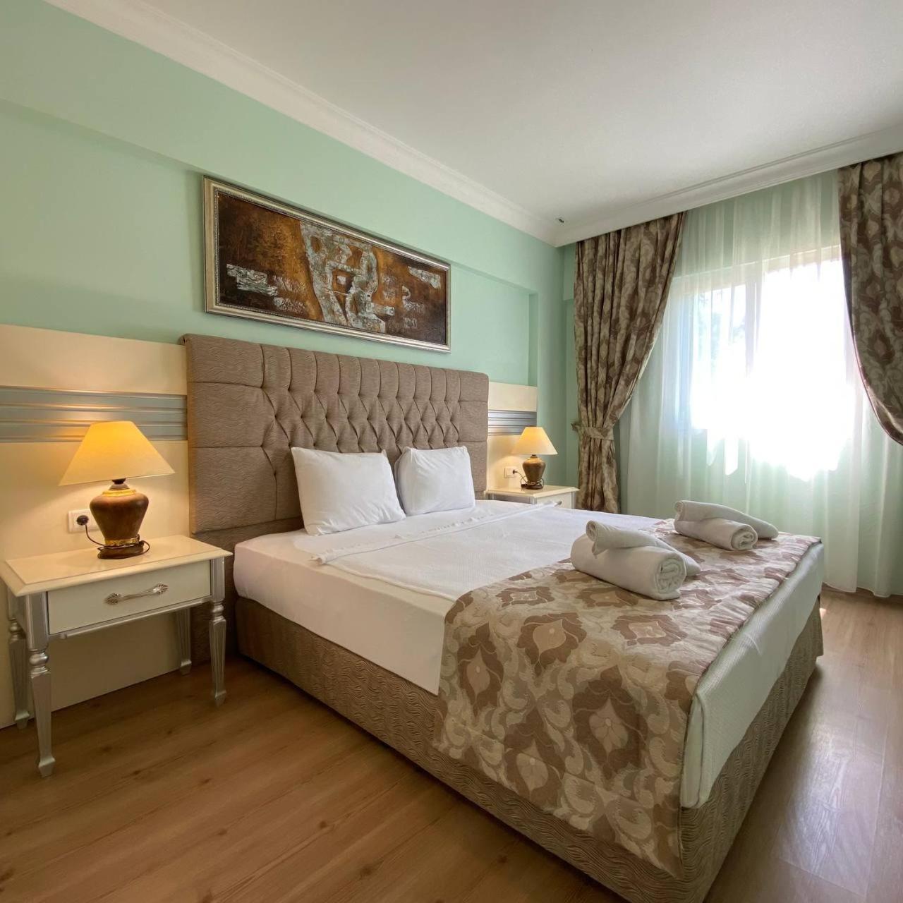 Pine Club Apart Hotel Kuşadası Buitenkant foto