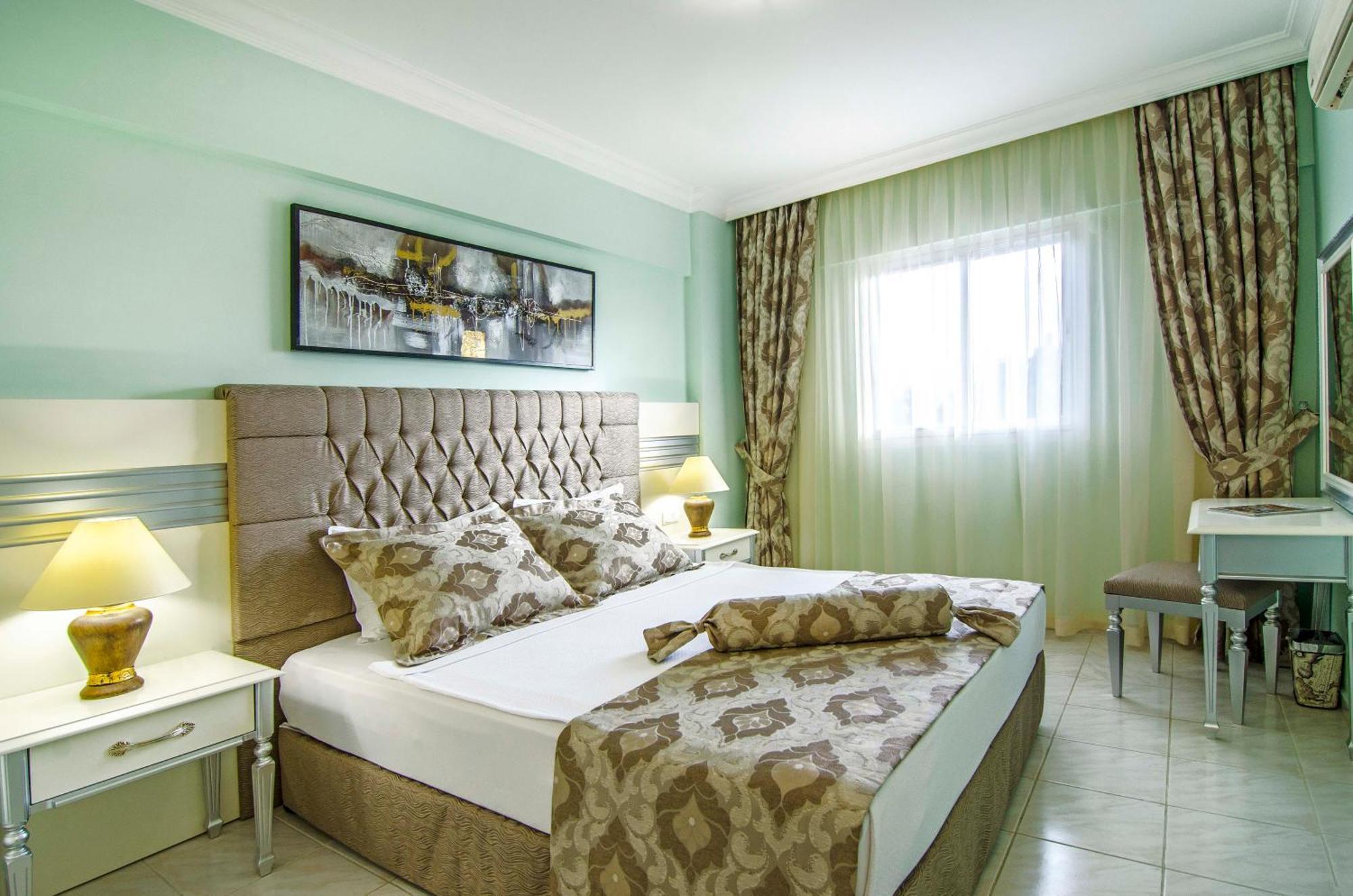 Pine Club Apart Hotel Kuşadası Buitenkant foto