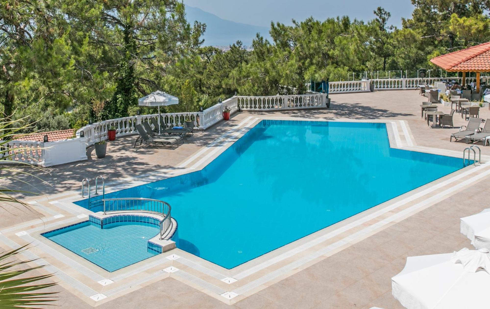 Pine Club Apart Hotel Kuşadası Buitenkant foto