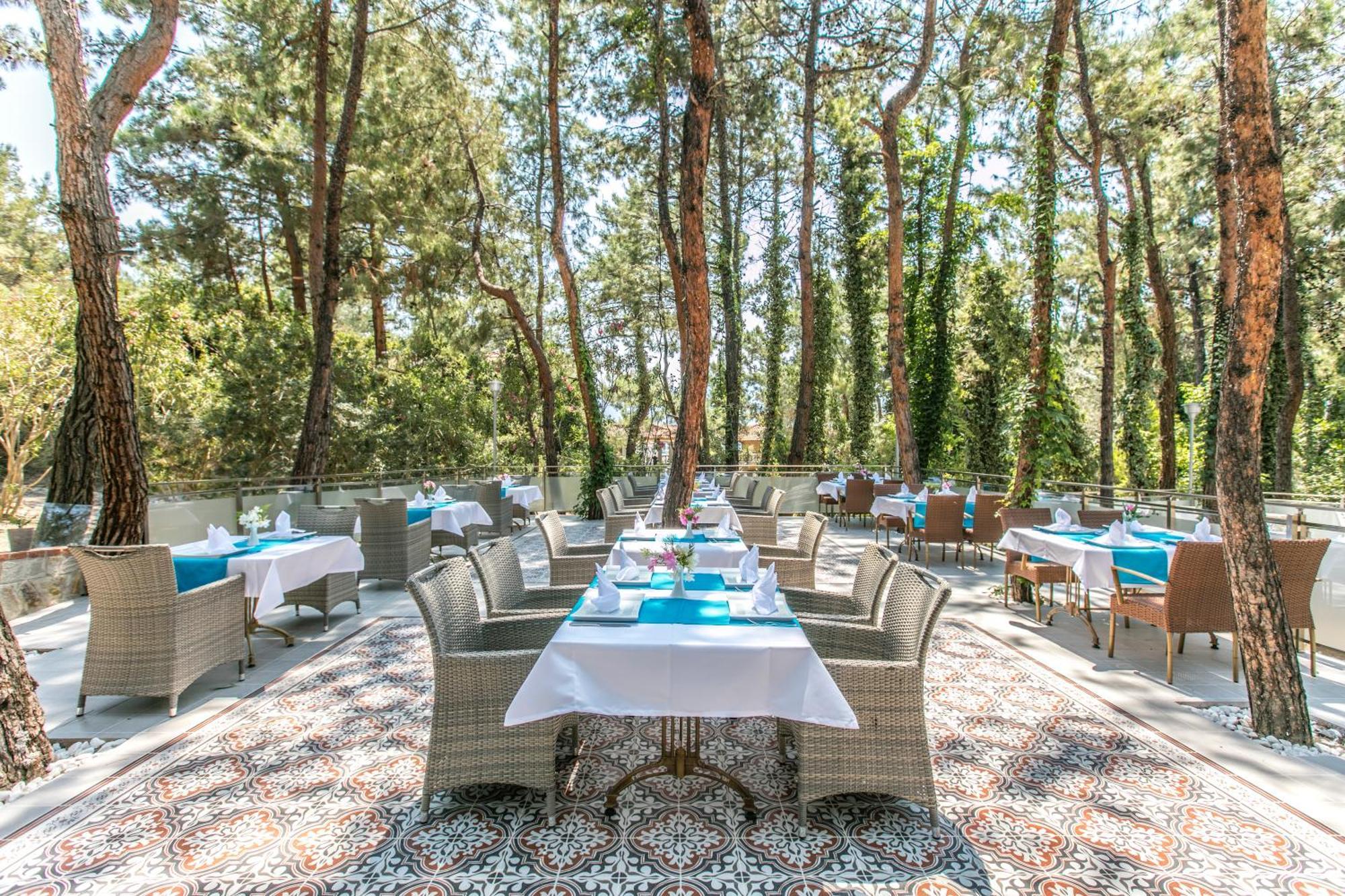 Pine Club Apart Hotel Kuşadası Buitenkant foto