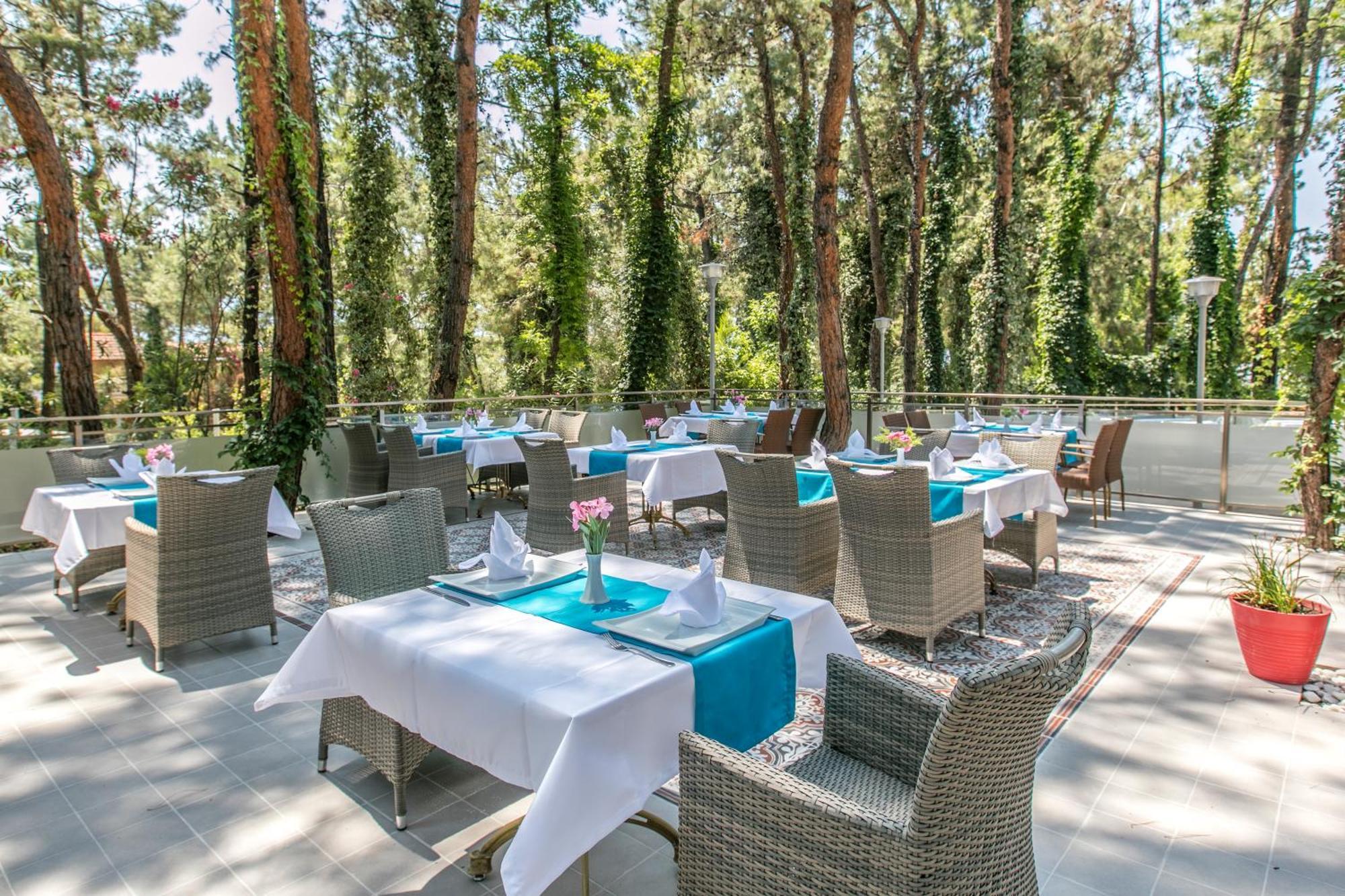 Pine Club Apart Hotel Kuşadası Buitenkant foto